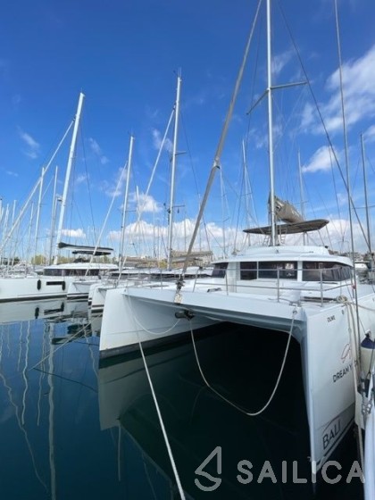 Bali 5.4. - Yacht Charter Sailica