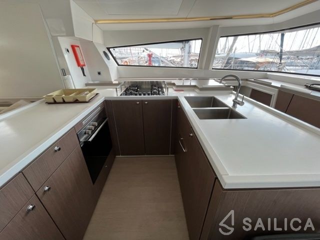 Bali 5.4. - Yacht Charter Sailica