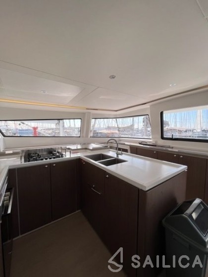 Bali 5.4. - Yacht Charter Sailica