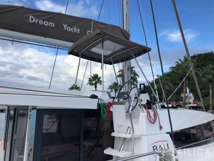 Bali 4.1 - Yacht Charter Sailica