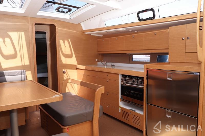 Dufour 460 GL - Yacht Charter Sailica