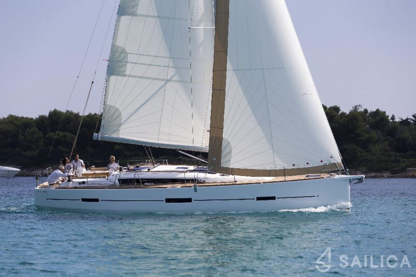 Dufour 460 GL - Yacht Charter Sailica
