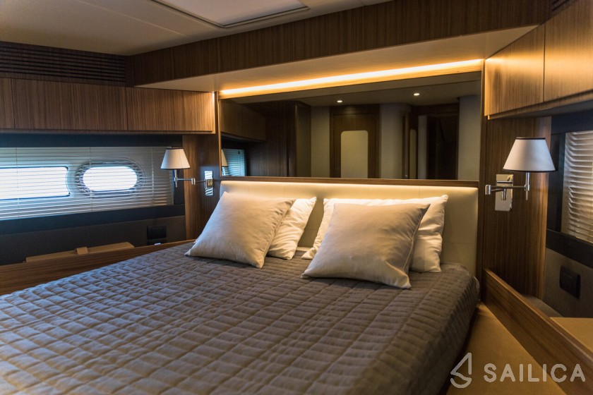 Azimut Magellano 66 - Yacht Charter Sailica