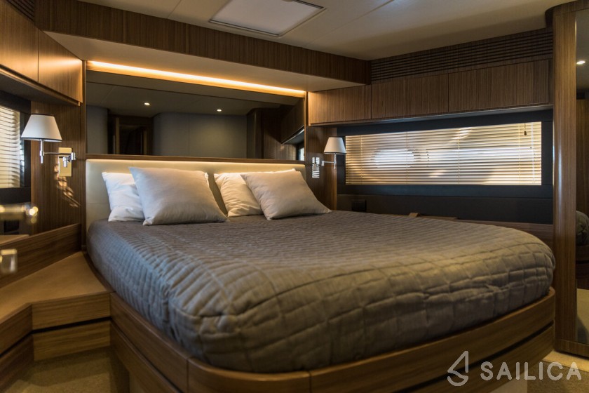 Azimut Magellano 66 - Yacht Charter Sailica
