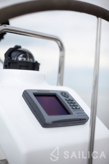 Hanse 325 - Yacht Charter Sailica