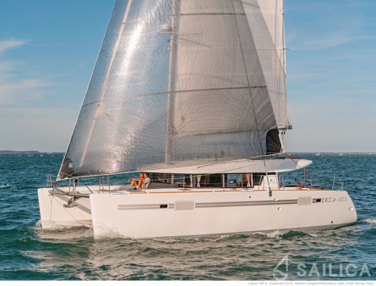 Lagoon 450 S - 4 + 2 cab. - Yacht Charter Sailica