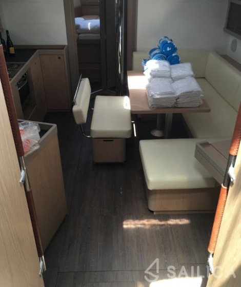 Oceanis 45 - Yacht Charter Sailica