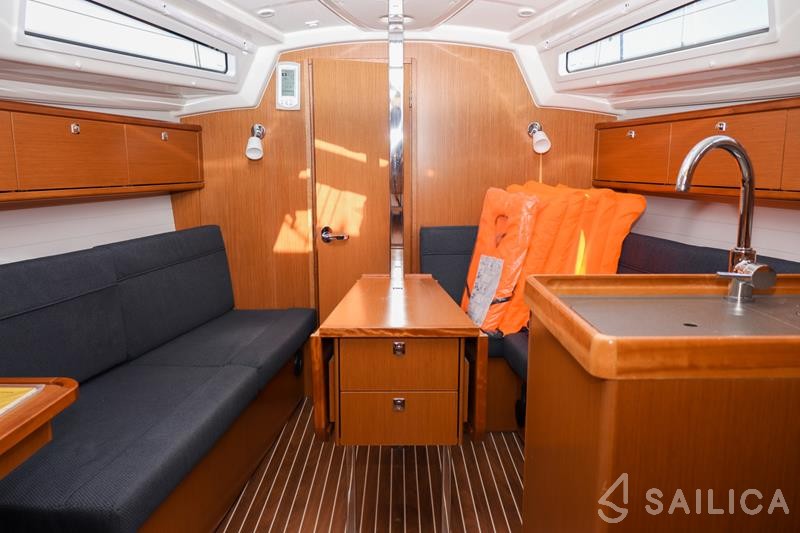 Bavaria 34 Cruiser - Yacht Charter Sailica