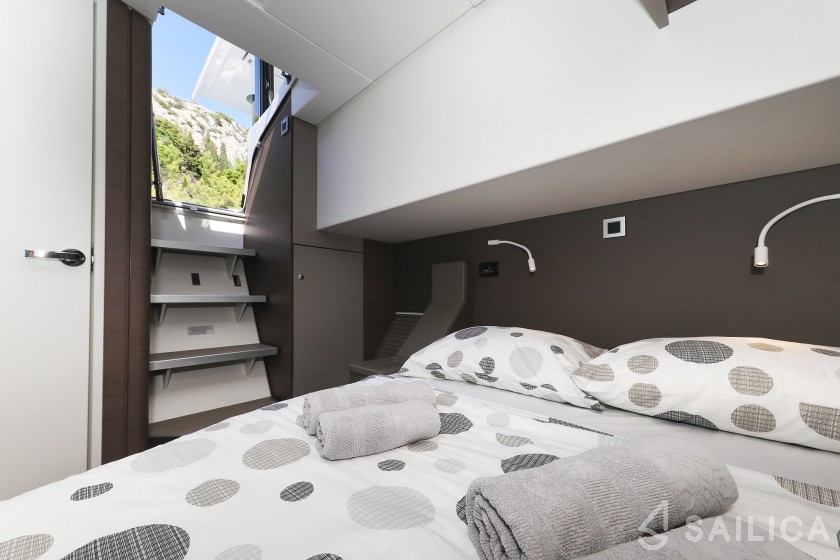 Bali 4.8  - Yacht Charter Sailica