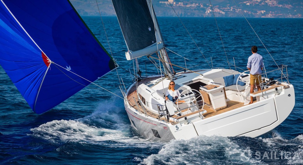 Oceanis 46.1 - Yacht Charter Sailica