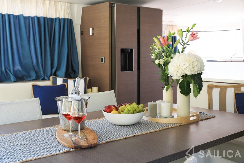 Bali 4.8  - Yacht Charter Sailica