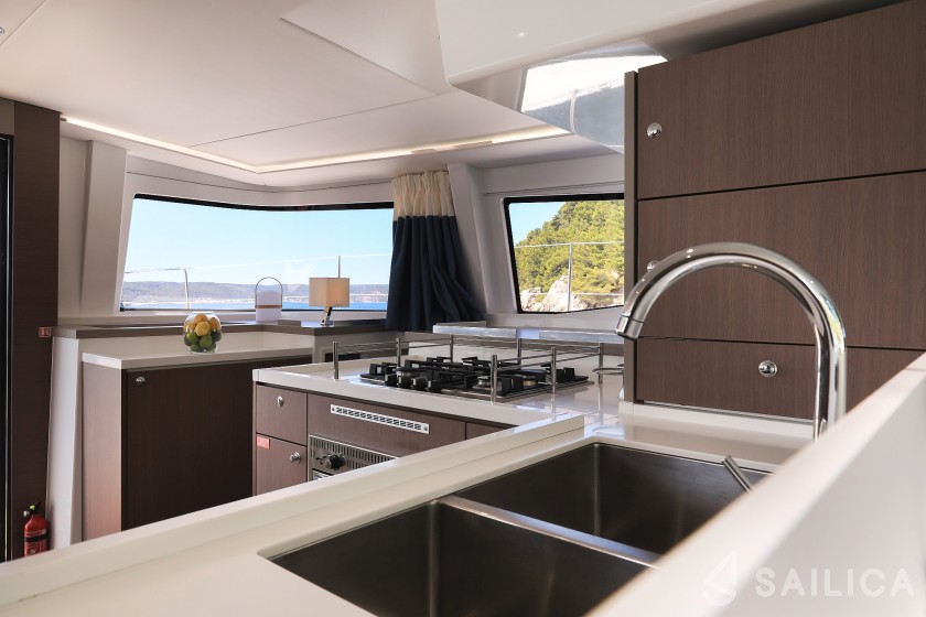 Bali 4.8  - Yacht Charter Sailica