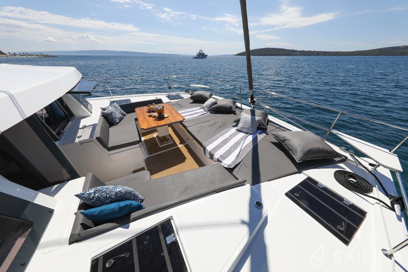 Bali 4.8  - Yacht Charter Sailica