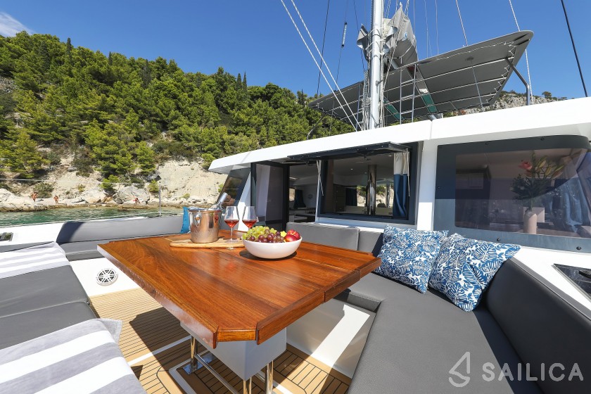 Bali 4.8  - Yacht Charter Sailica