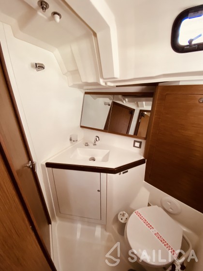 Oceanis 46.1 - Yacht Charter Sailica