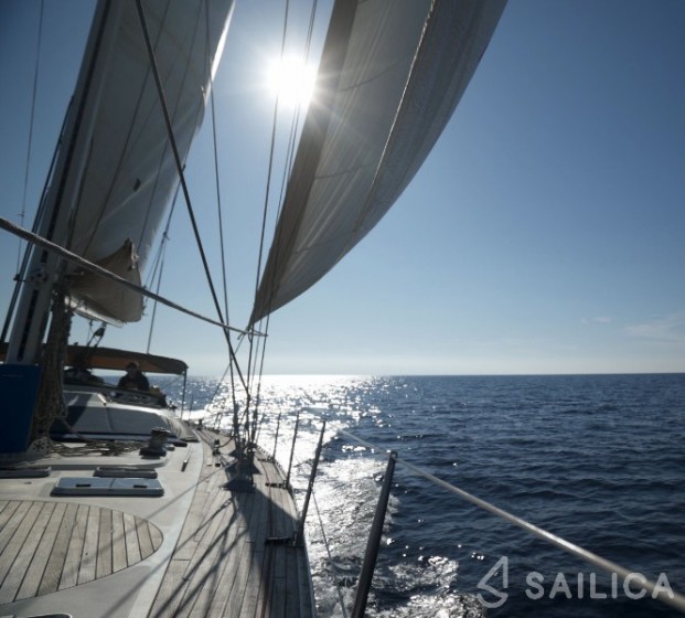 Dynamique 62 - Yacht Charter Sailica