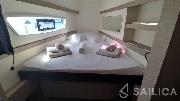 Lucia 40 - Yacht Charter Sailica