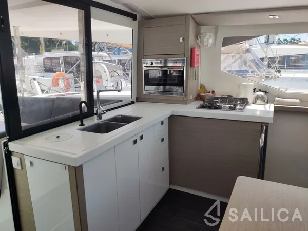 Lucia 40 - Yacht Charter Sailica
