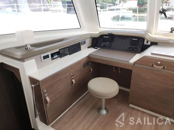 Bali Catspace - Yacht Charter Sailica