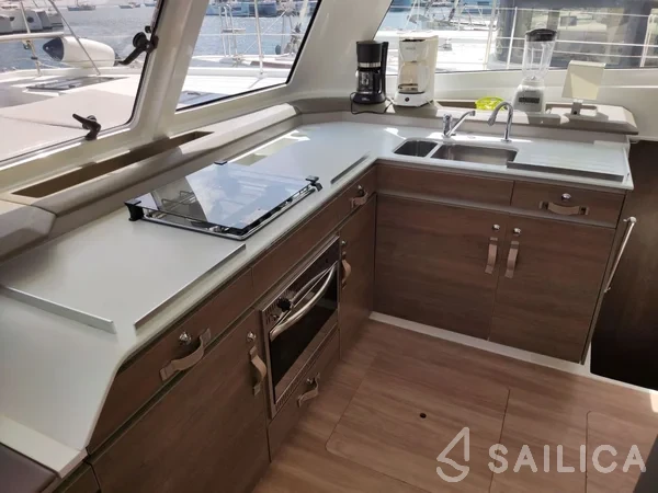 Bali Catspace - Yacht Charter Sailica
