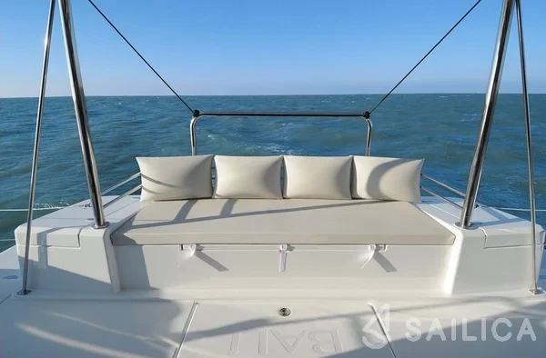 Bali 4.1 - Yacht Charter Sailica