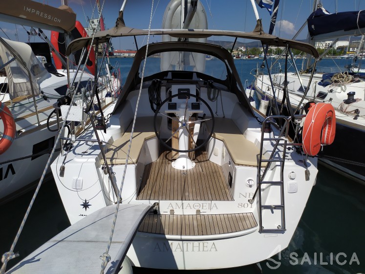 Sun Odyssey 319 - Yacht Charter Sailica