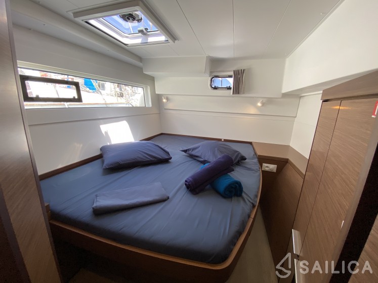 Lagoon 40 - Yacht Charter Sailica