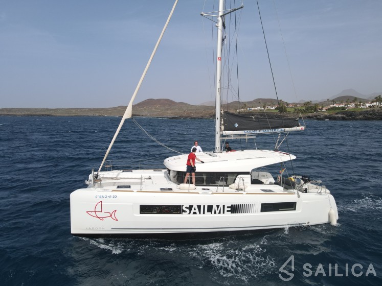 Lagoon 40 - Yacht Charter Sailica