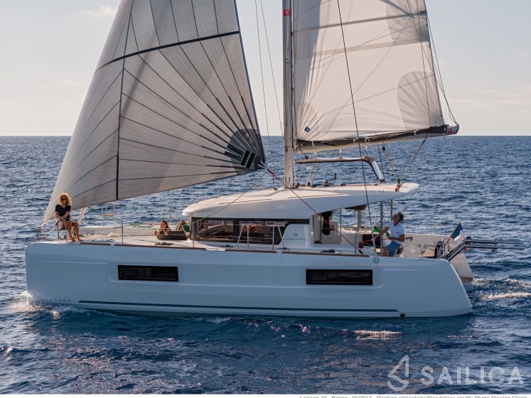 Lagoon 40 - Yacht Charter Sailica