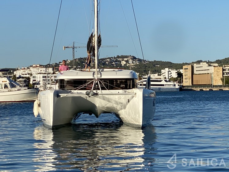 Lagoon 40 - Yacht Charter Sailica