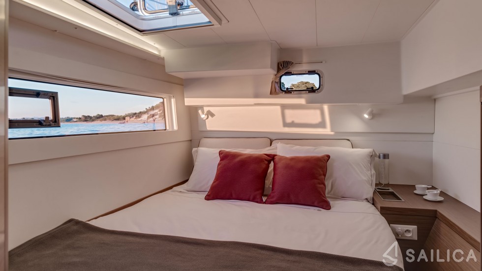 Lagoon 40 - Yacht Charter Sailica