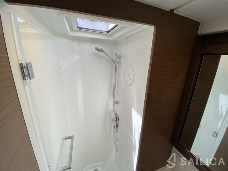 Lagoon 40 - Yacht Charter Sailica