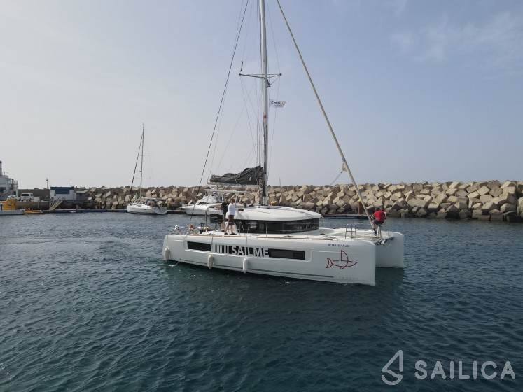 Lagoon 40 - Yacht Charter Sailica