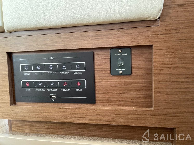 Lagoon 46  - Yacht Charter Sailica