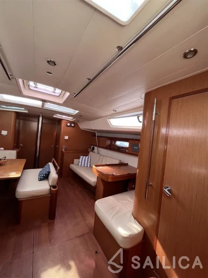 Oceanis 54 - Yacht Charter Sailica