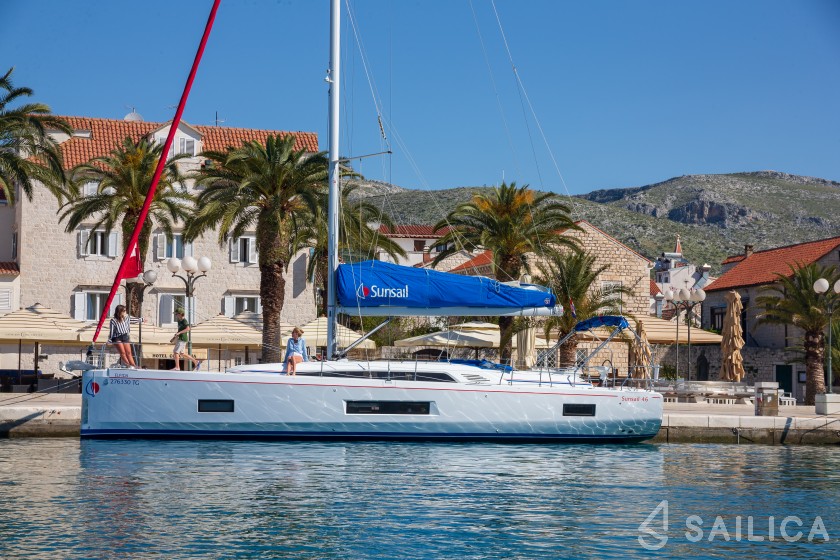Oceanis 46 - Yacht Charter Sailica