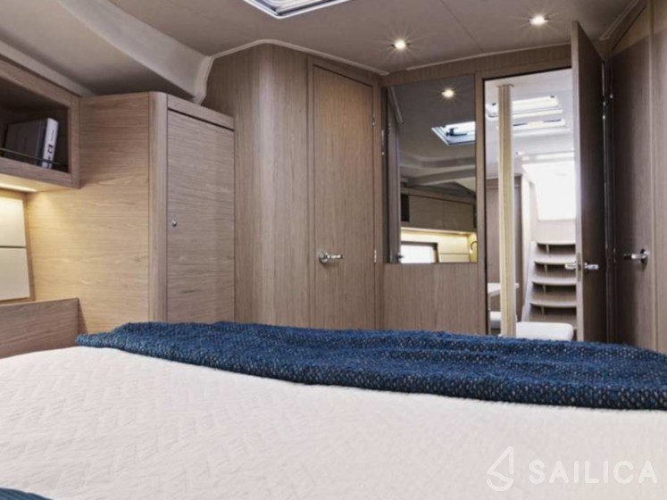 Oceanis 46 - Yacht Charter Sailica