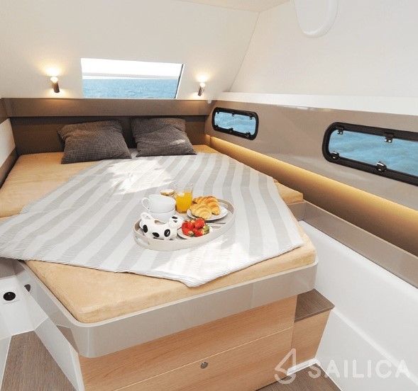 Bali 4.1 - Yacht Charter Sailica