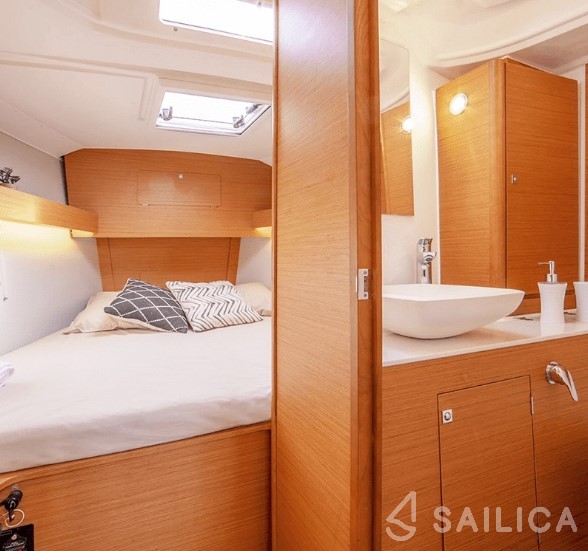 Dufour 390 Grand Large - Yacht Charter Sailica