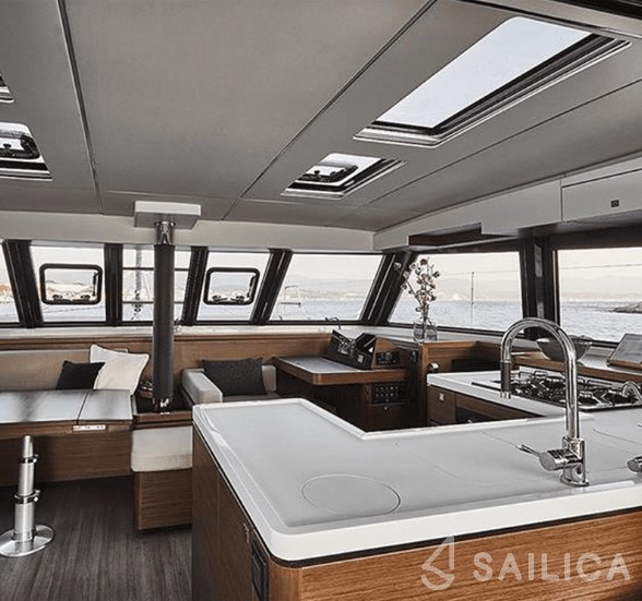 Nautitech 46 Fly - Yacht Charter Sailica