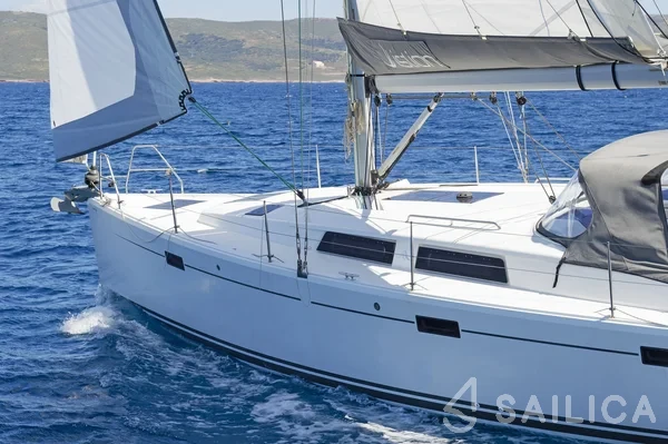 Hanse 415 - Yacht Charter Sailica