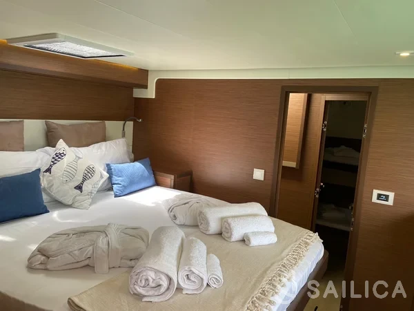 Lagoon 52F - Yacht Charter Sailica