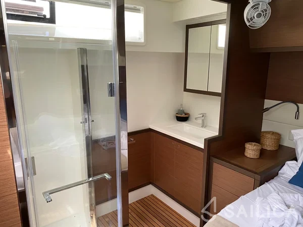 Lagoon 52F - Yacht Charter Sailica