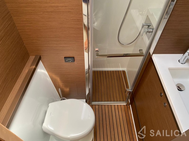 Lagoon 52F - Yacht Charter Sailica