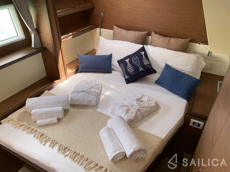 Lagoon 52F - Yacht Charter Sailica