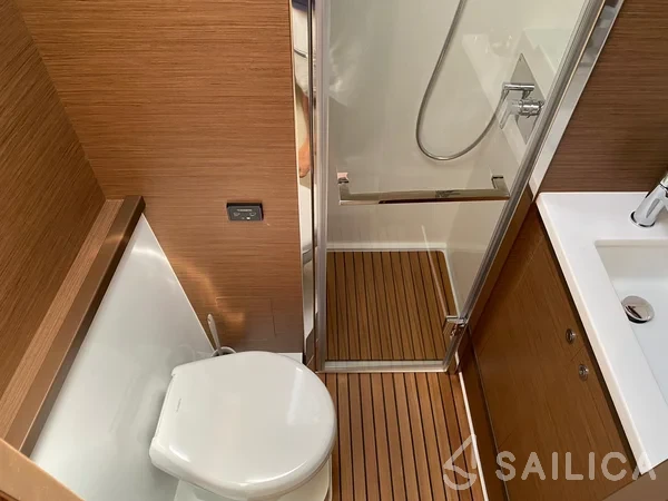 Lagoon 52F - Yacht Charter Sailica