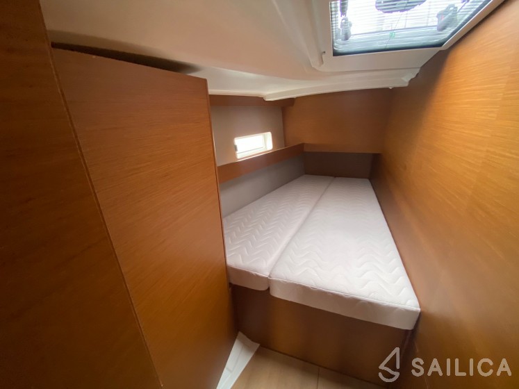 Sun Odyssey 490 - Yacht Charter Sailica