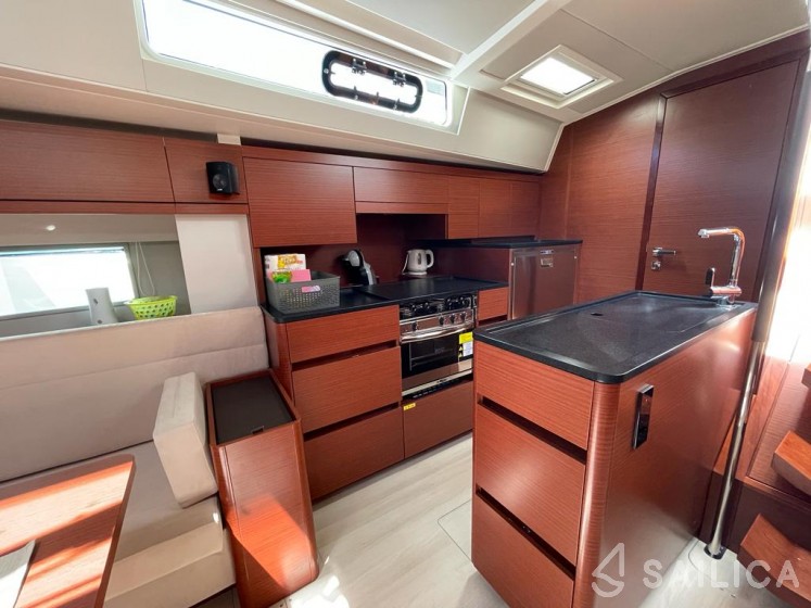 Hanse 548 - 5 + 1 cab. - Yacht Charter Sailica