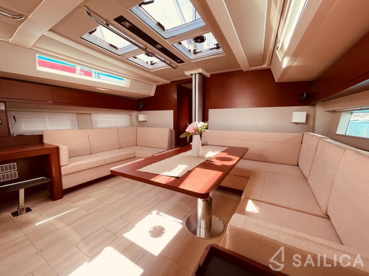 Hanse 548 - 5 + 1 cab. - Yacht Charter Sailica