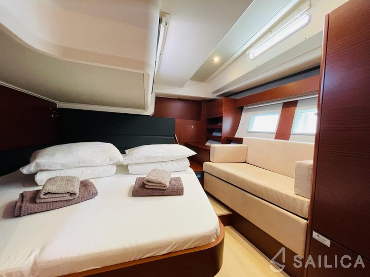Hanse 548 - 5 + 1 cab. - Yacht Charter Sailica